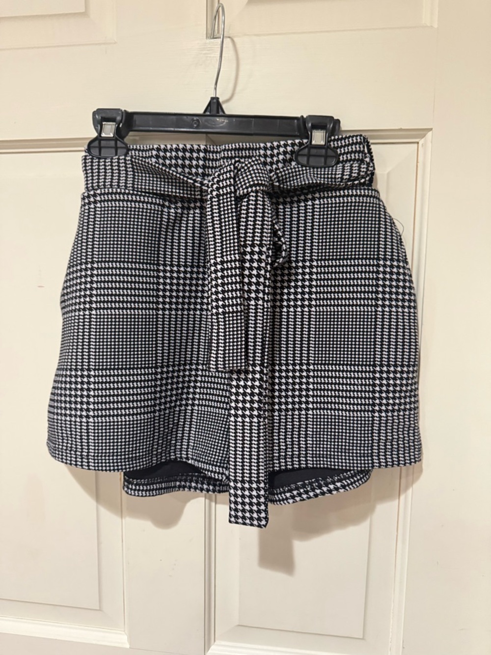 High-Waist Black & White Houndstooth Shorts with Tie Belt